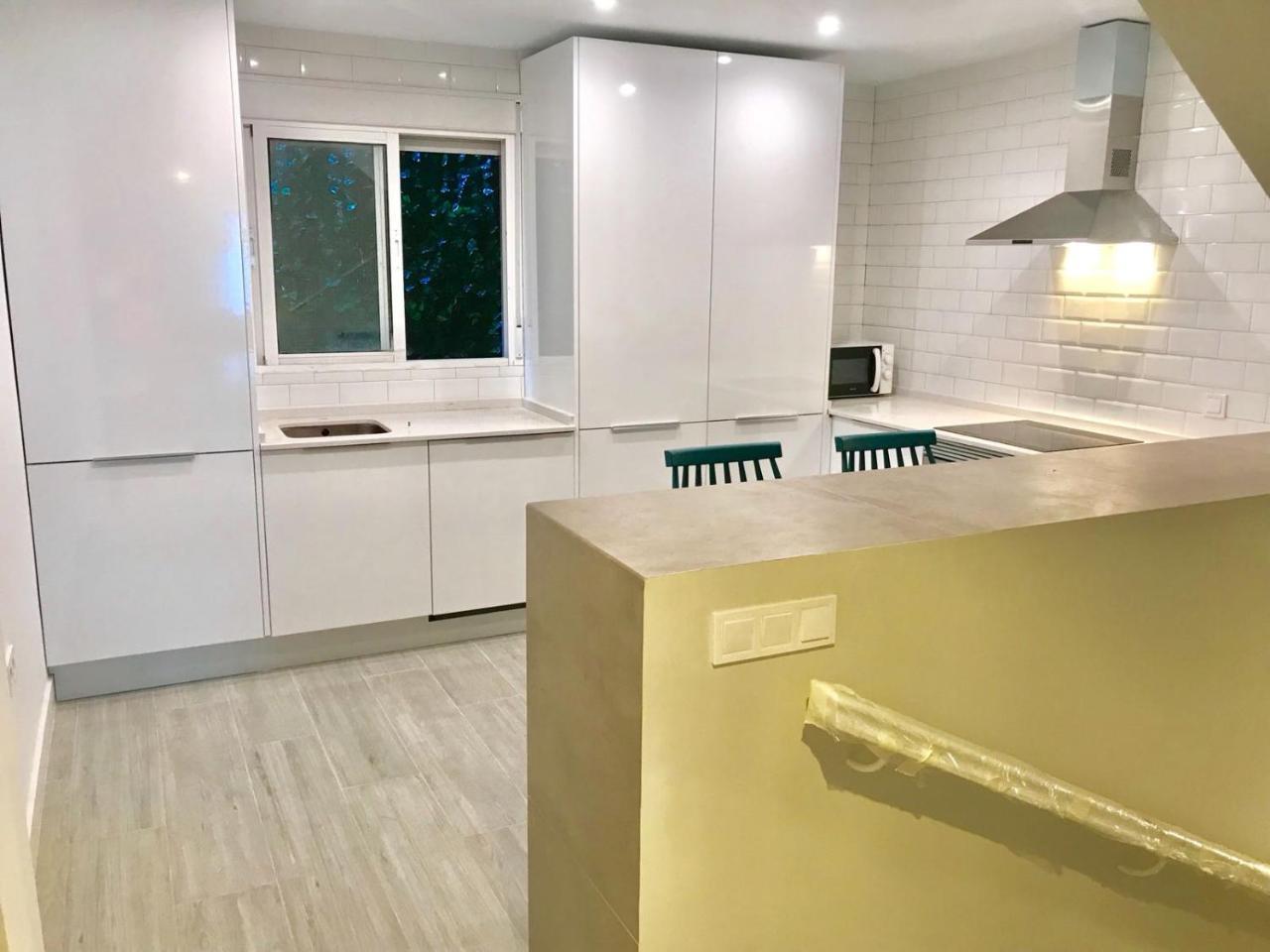 Lujoso Duplex En La Playa Con Vistas Al Mar Lägenhet Torremolinos Exteriör bild